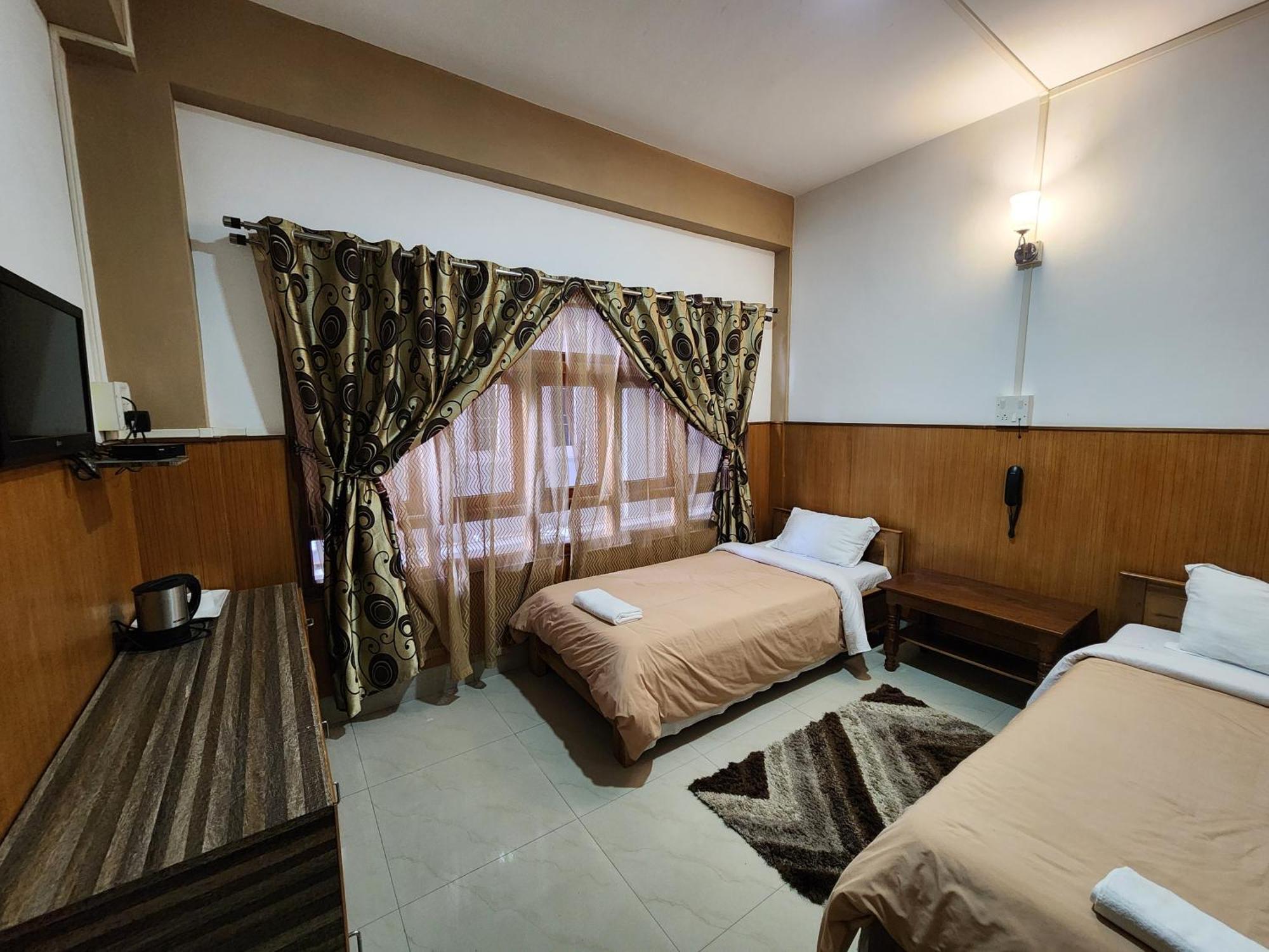 Hotel The Oak Tawang Exterior foto